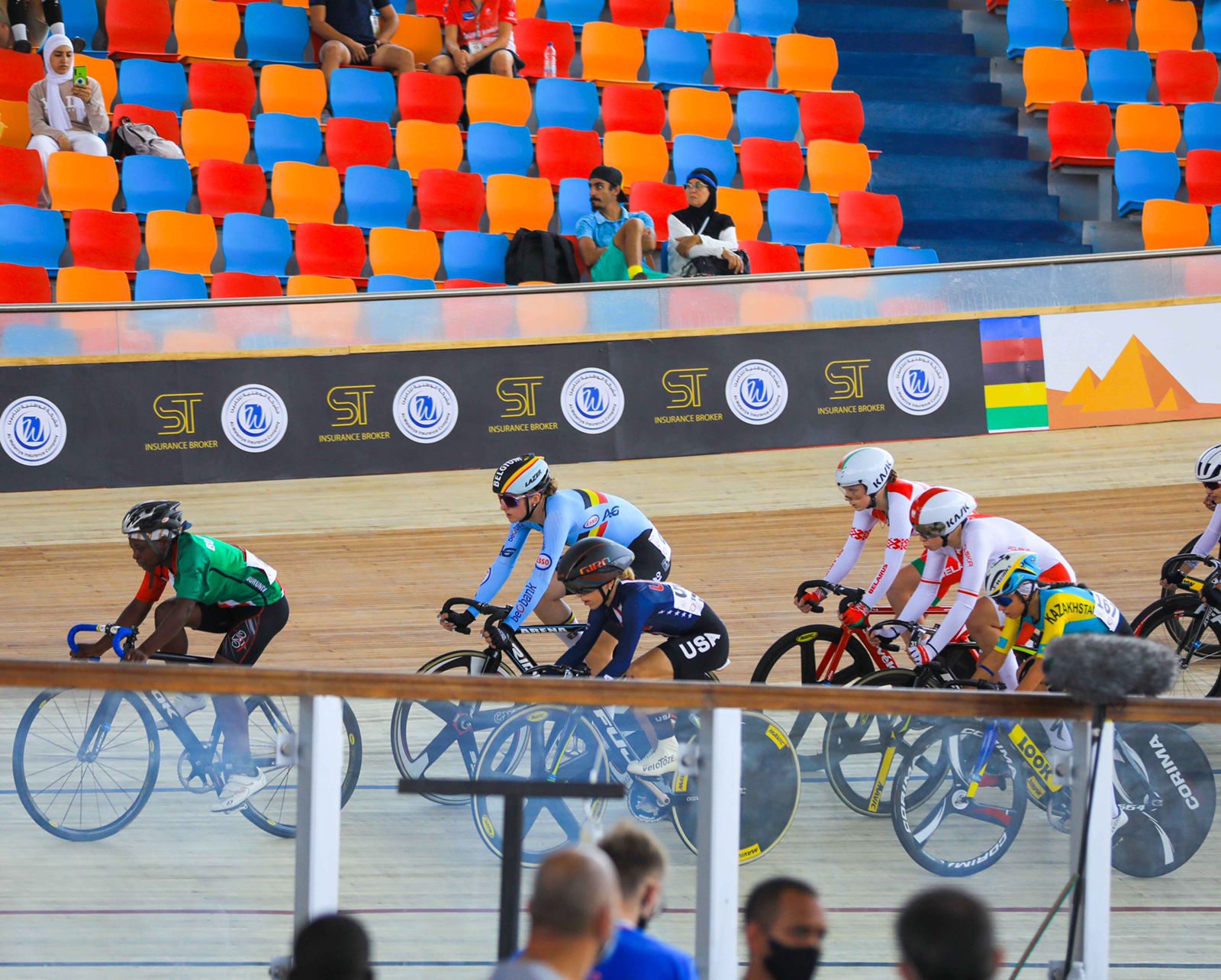منافسة المانية ايطالية على ميداليات المطاردة الفردية ببطولة العالم للدراجات بالقاهرة