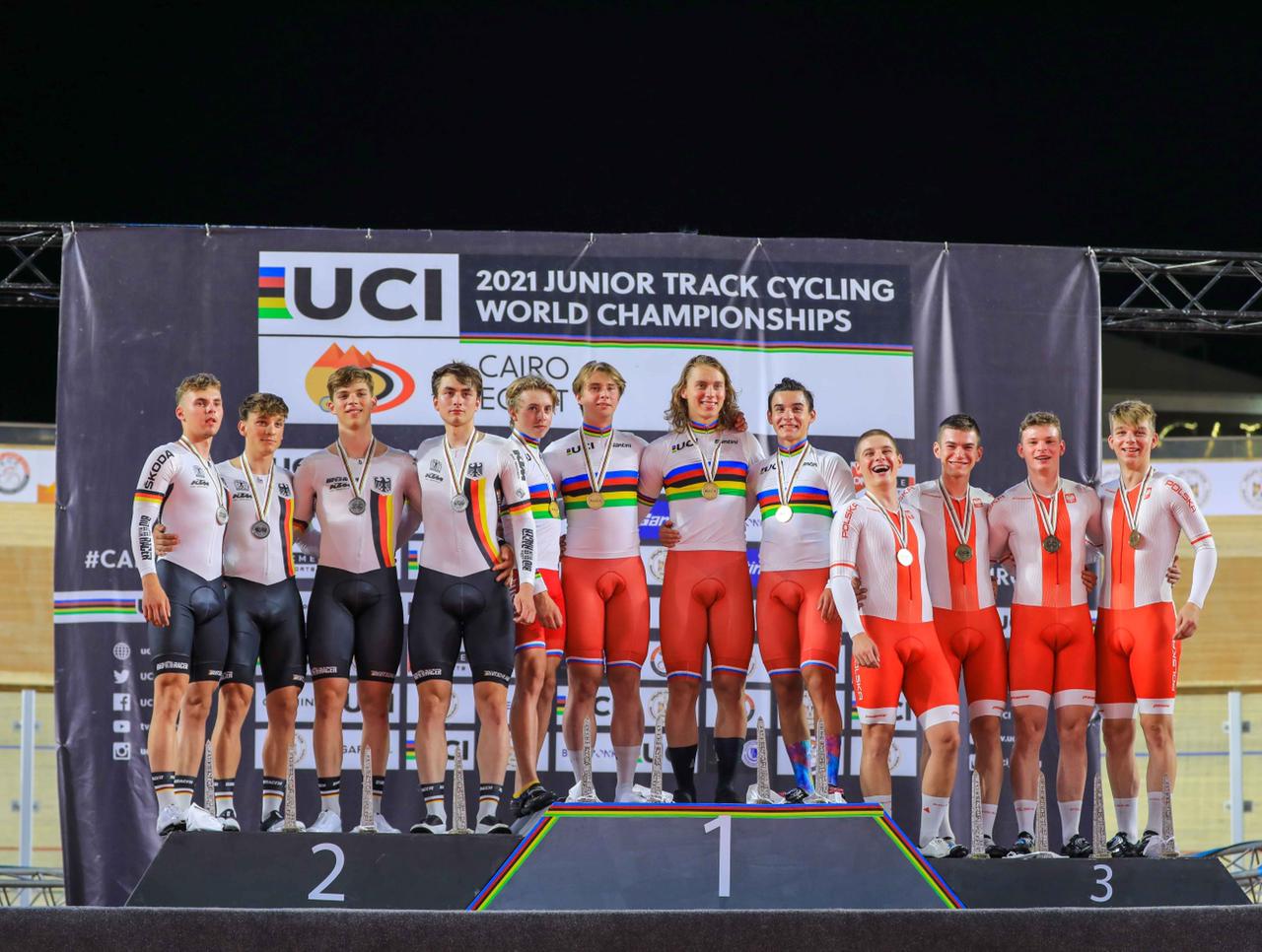 المنتخبات المشاركة في بطولة العالم للدراجات تغادر القاهرة وتشيد بالتنظيم المصري