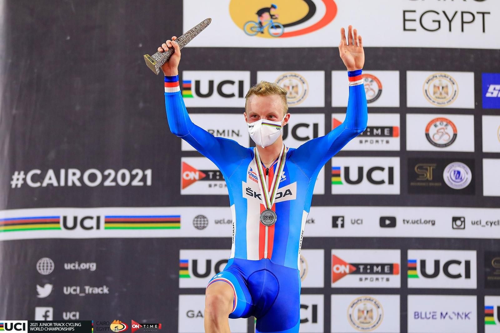 الكندي ديلان بيبيك يتوج بذهبية سباق النقاط رجال في بطولة العالم للدراجات